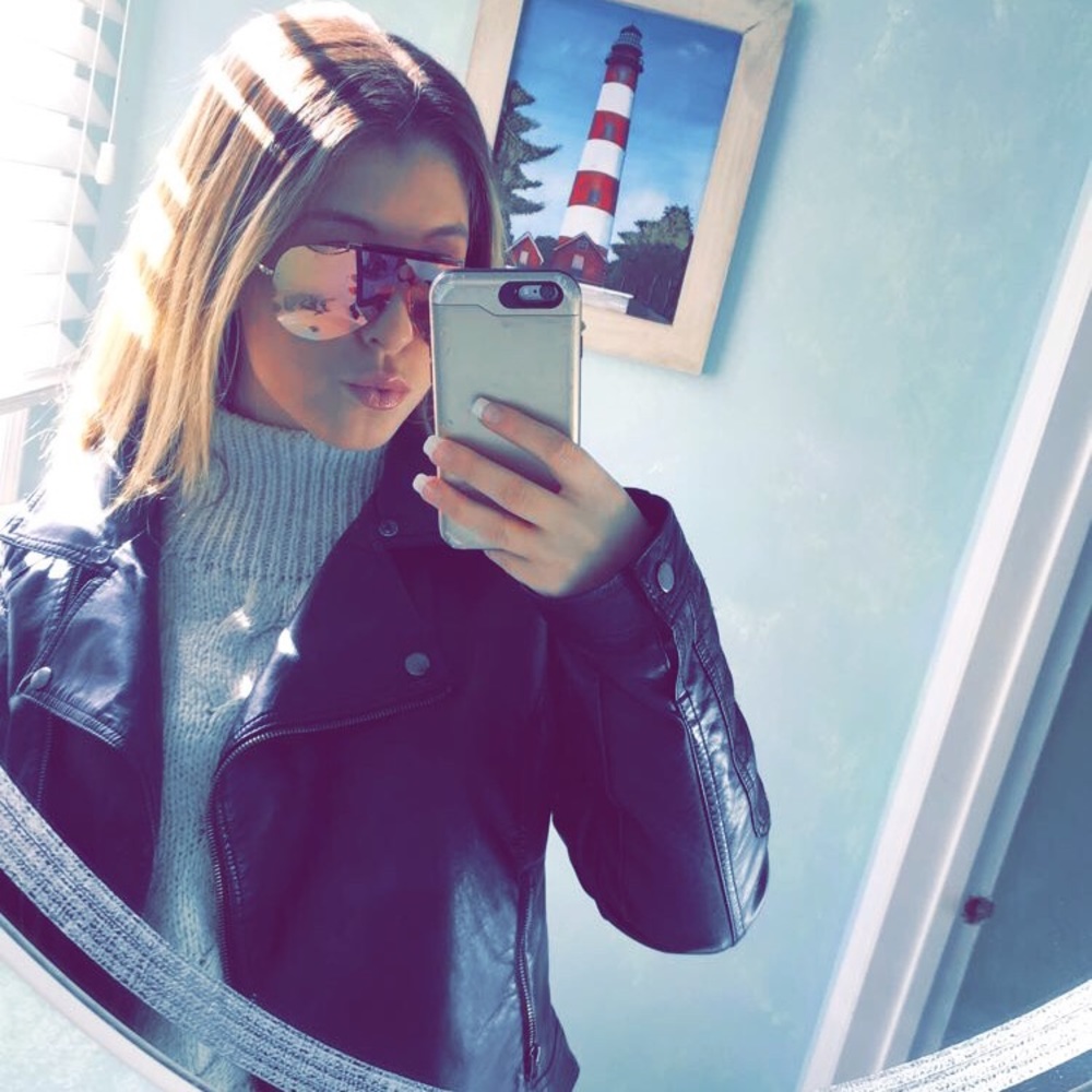 Meet your Posher, Maria